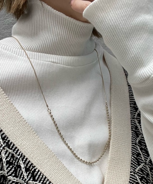 y/m by misato(イムバイミサト)の「メタルボールスライドロングネックレス(ネックレス・レディース・シルバー/ゴールド・FREE)」の7枚目の写真