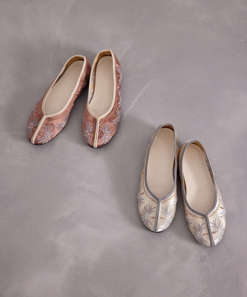 SALON adam et rope'(サロン アダム エ ロペ)の「刺繍チャイナシューズ(その他シューズ・レディース・ベージュ/ピンク・38/39/37)」の13枚目の写真