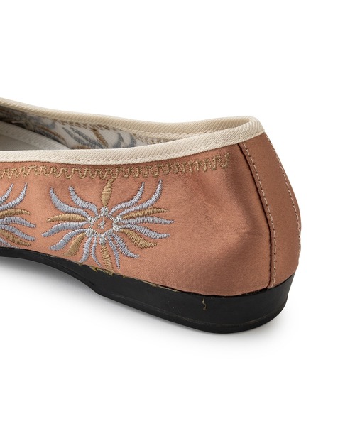 SALON adam et rope'(サロン アダム エ ロペ)の「刺繍チャイナシューズ(その他シューズ・レディース・ベージュ/ピンク・38/39/37)」の20枚目の写真