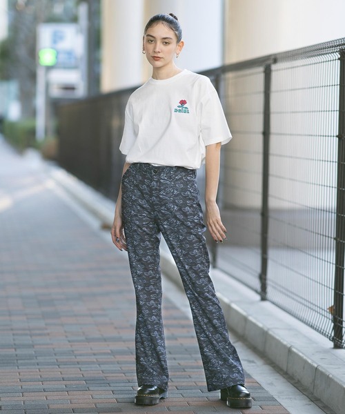X-girl（エックスガール）の「FLORAL CAMO PANTS/花柄×カモフラ