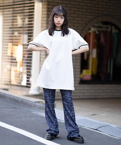 X-girl（エックスガール）の「FLORAL CAMO PANTS/花柄×カモフラ柄　総柄フレアパンツ（その他パンツ・レディース・ブラック/ブラウン・S/M/XS）」の7枚目の写真