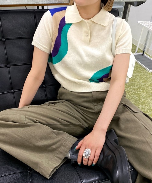 WHO'S WHO gallery(フーズフーギャラリー)の「ウェーブニット半袖ポロ(ポロシャツ・レディース・オフホワイト/オレンジ/ブラック・FREE)」の4枚目の写真