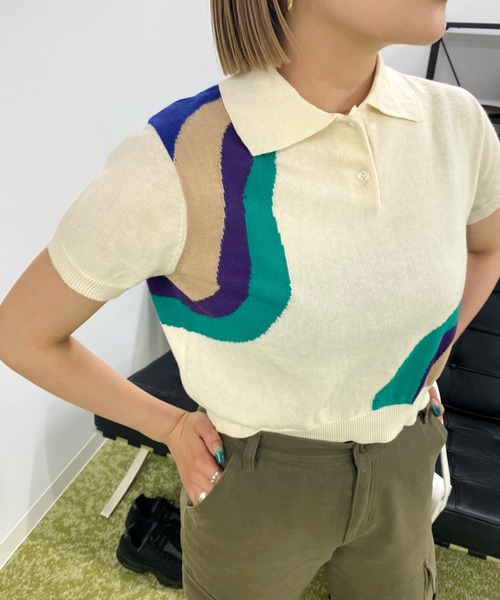WHO'S WHO gallery(フーズフーギャラリー)の「ウェーブニット半袖ポロ(ポロシャツ・レディース・オフホワイト/オレンジ/ブラック・FREE)」の5枚目の写真