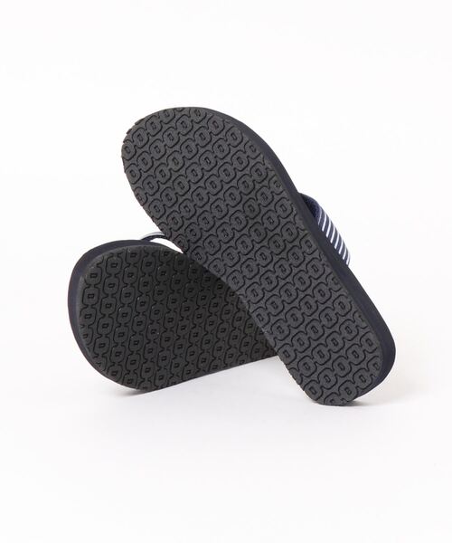 L.L.Bean(エルエルビーン)の「メイン・アイル・フリップ・フロップ、ウォーブン プリント(サンダル・レディース・ネイビー×ホワイト・D8/D6/D7)」の6枚目の写真