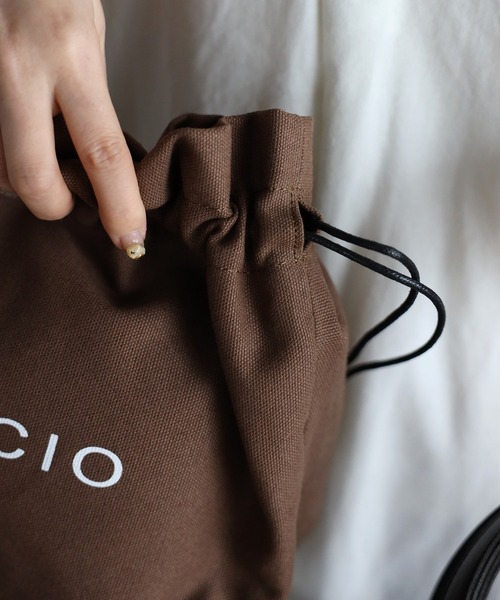 GUSCIO（グッシオ）の「【グッシオベーシック】PVCクリアトートバッグ　巾着付（トートバッグ・レディース・アイボリー/ブラック/グレイッシュベージュ/グレー/ホワイト・FREE）」の8枚目の写真