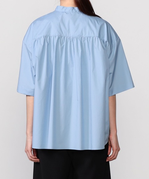 Morris & Sons(モリスアンドサンズ)の「MORRIS & SONS | バックギャザーバンドカラーシャツ WOMEN(シャツ/ブラウス・レディース・ブルー/ホワイト/ベージュ/ブラック・0)」の15枚目の写真