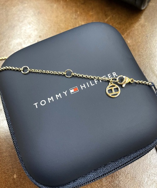 TOMMY HILFIGER（トミーヒルフィガー）の「【Tommy Hilfiger/トミーヒルフィガー】ネックレス ロゴ サークル ペンダント / ローズゴールド×ゴールド（ネックレス・レディース・ピンクゴールド・FREE）」の6枚目の写真