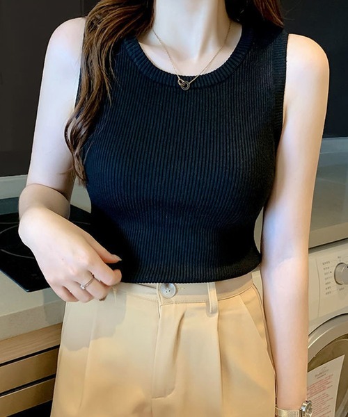 Doula Doula(ドゥーラドゥーラ)の「リブハイネックノースリーブトップス(タンクトップ・レディース・ホワイト/アイボリー/ブラック/ベージュ/ブラウン/ネイビー/モカ・FREE)」の3枚目の写真