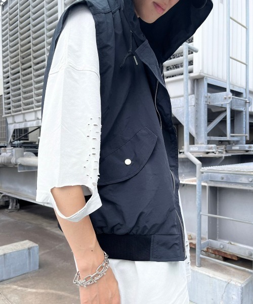 XU（エックスユー）の「【XU/エックスユー】sleeveless zip up hoodie/スリーブレス ジップアップ フーディー ベスト チョッキ風 フード ストリート（その他トップス・レディース・ブラック/グレー・ONE SIZE）」の6枚目の写真
