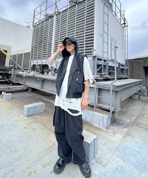 XU（エックスユー）の「【XU/エックスユー】sleeveless zip up hoodie/スリーブレス ジップアップ フーディー ベスト チョッキ風 フード ストリート（その他トップス・レディース・ブラック/グレー・ONE SIZE）」の7枚目の写真