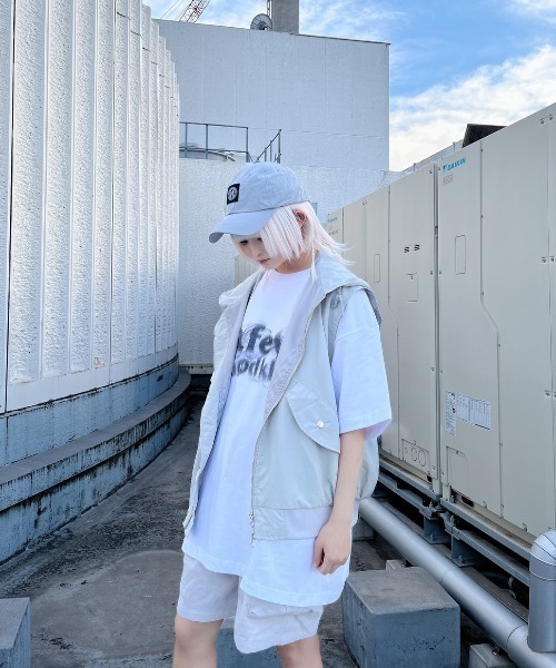XU（エックスユー）の「【XU/エックスユー】sleeveless zip up hoodie/スリーブレス ジップアップ フーディー ベスト チョッキ風 フード ストリート（その他トップス・レディース・ブラック/グレー・ONE SIZE）」の20枚目の写真