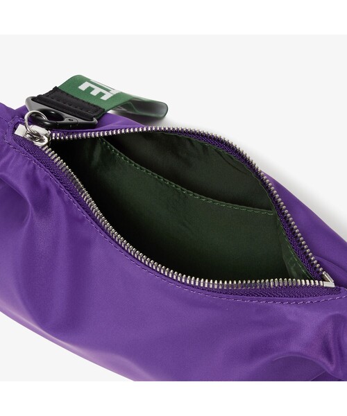 LACOSTE（ラコステ）の「アクティブ ナイロン シグネチャーパッチバゲットショルダーバッグ（ショルダーバッグ・メンズ・ブラック/バイオレット・FREE）」の10枚目の写真