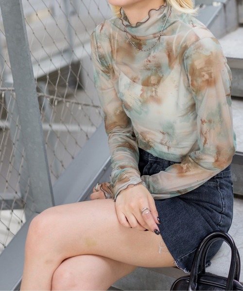 SpRay(スプレイ)の「水彩柄シアーボトルネックカットソー(Tシャツ/カットソー・レディース・アイボリー/グレイッシュベージュ/レンガ・FREE)」の3枚目の写真