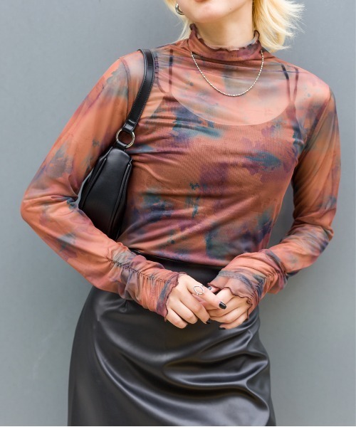 SpRay(スプレイ)の「水彩柄シアーボトルネックカットソー(Tシャツ/カットソー・レディース・アイボリー/グレイッシュベージュ/レンガ・FREE)」の12枚目の写真