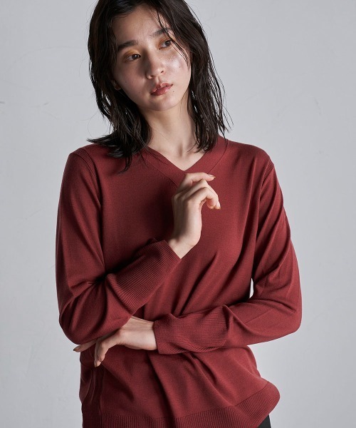 la.f…(ラエフ)の「ECOLUX Vネックニット≪手洗い可能≫(ニット/セーター・レディース・チャコールグレー/ネイビー/レッド/ブルー・11号/9号/7号)」の1枚目の写真