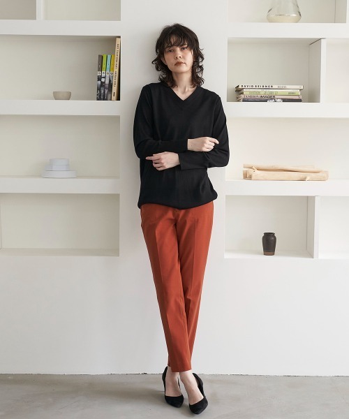 la.f…(ラエフ)の「ECOLUX Vネックニット≪手洗い可能≫(ニット/セーター・レディース・チャコールグレー/ネイビー/レッド/ブルー・11号/9号/7号)」の6枚目の写真