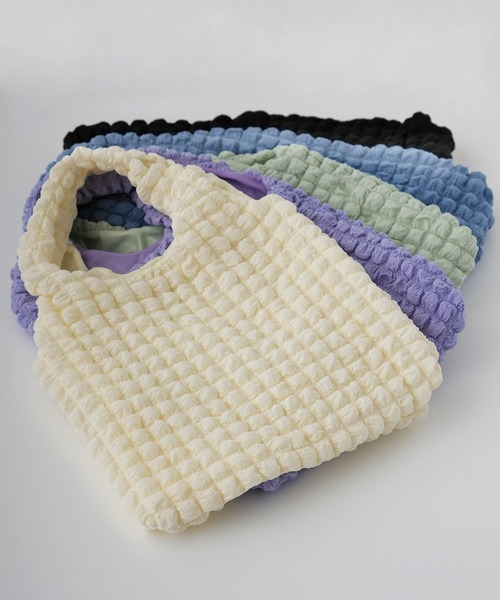 IAMUSE（アイアミューズ）の「ぽこぽこトートバッグ S0772【IAMUSE】（トートバッグ・レディース・ミント/ライラック/ブルーグレー/ブラック/オフホワイト・FREE）」の6枚目の写真