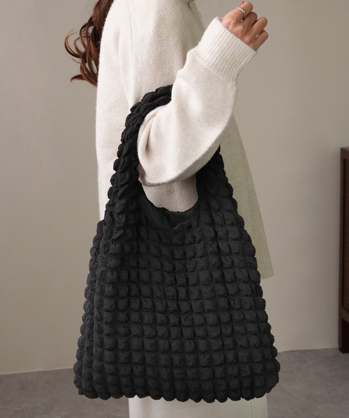 IAMUSE（アイアミューズ）の「ぽこぽこトートバッグ S0772【IAMUSE】（トートバッグ・レディース・ミント/ライラック/ブルーグレー/ブラック/オフホワイト・FREE）」の16枚目の写真