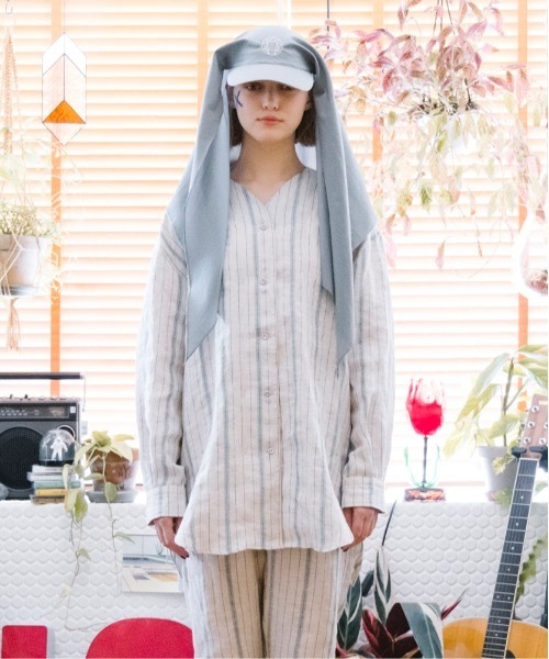 STOF(ストフ)の「Folklore stripe shirt(シャツ/ブラウス・メンズ・ベージュ/グレー・S/M)」の2枚目の写真