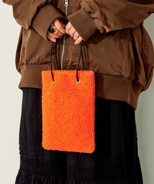 AMERICAN HOLIC（アメリカンホリック）の「ボアミニバック（ハンドバッグ・レディース・ベージュ/オレンジ/カーキ/ブルーグレー・FREE）」の4枚目の写真