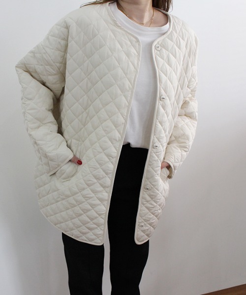 MODE ROBE（モードローブ）の「キルティングコート（ノーカラーコート・レディース・アイボリー/ブラック・FREE）」の2枚目の写真