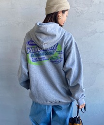 Russell Athletic（ラッセルアスレティック）の「[RUSSELL ATHLETIC/ラッセル アスレチック] BERKLEY×RUSSEL ATHLETIC 別注 オーバルロゴプリントスウェットパーカー（パーカー・メンズ）」