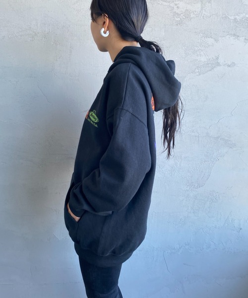 Russell Athletic（ラッセルアスレティック）の「[RUSSELL ATHLETIC/ラッセル アスレチック] BERKLEY×RUSSEL ATHLETIC 別注 オーバルロゴプリントスウェットパーカー（パーカー・レディース・グレー/ブラック・M/L）」の8枚目の写真