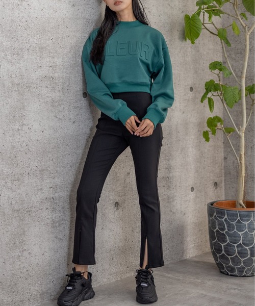 clear（クリア）の「エンボスロゴショート丈スウェットトップス（スウェット・レディース・ブラック/イエロー/グリーン/アイボリー・F）」の12枚目の写真