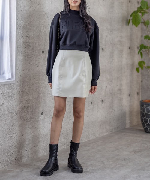 clear（クリア）の「エンボスロゴショート丈スウェットトップス（スウェット・レディース・ブラック/イエロー/グリーン/アイボリー・F）」の9枚目の写真