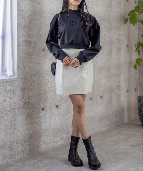 clear（クリア）の「エンボスロゴショート丈スウェットトップス（スウェット・レディース・ブラック/イエロー/グリーン/アイボリー・F）」の10枚目の写真