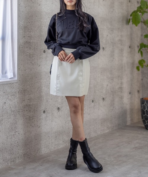 clear（クリア）の「エンボスロゴショート丈スウェットトップス（スウェット・レディース・ブラック/イエロー/グリーン/アイボリー・F）」の11枚目の写真