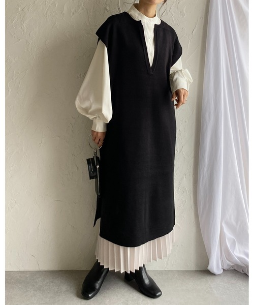 She's Closet(シーズクローゼット)の「深Vネックサイドスリットカフタンロングニットワンピース(ワンピース・レディース・ブラック/グレイッシュベージュ/アイボリー・FREE)」の10枚目の写真