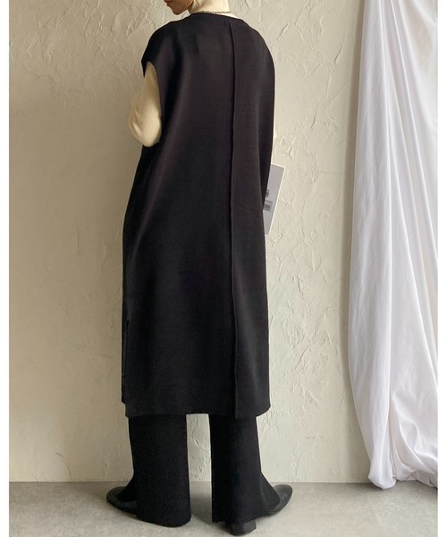 She's Closet(シーズクローゼット)の「深Vネックサイドスリットカフタンロングニットワンピース(ワンピース・レディース・ブラック/グレイッシュベージュ/アイボリー・FREE)」の15枚目の写真
