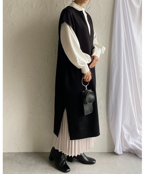 She's Closet(シーズクローゼット)の「深Vネックサイドスリットカフタンロングニットワンピース(ワンピース・レディース・ブラック/グレイッシュベージュ/アイボリー・FREE)」の22枚目の写真