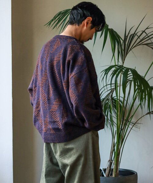 JOURNAL STANDARD(ジャーナルスタンダード)の「WEB限定【GEOM PATTERN】ウールミックス ジャガードクルーネックニット(ニット/セーター・メンズ・パープル/ネイビー/カーキ/イエロー/ブラック系その他・MEDIUM/LARGE)」の15枚目の写真