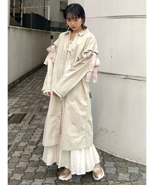 merry jenny（メリージェニー）の「リボンカットアウトコート（トレンチコート・レディース・アイボリー/ライトブルー・FREE）」の3枚目の写真