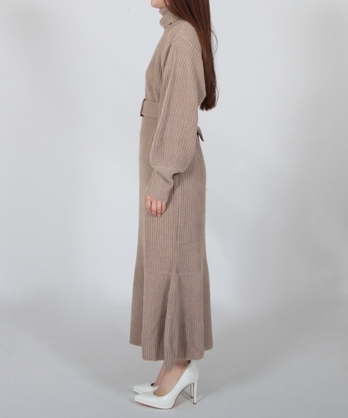 Julia Boutique(ジュリアブティック)の「ベルト付きタートルネックローゲージニットマーメイドワンピース/22637(ワンピース・レディース・アイボリー/ブラック/プラム/モカ・ONE)」の17枚目の写真