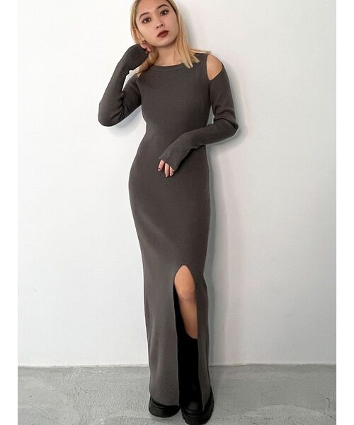 EMODA（エモダ）の「カーブスリットマキシニットワンピース（ワンピース・レディース・グレー/ブラック/ベージュ・FREE）」の20枚目の写真
