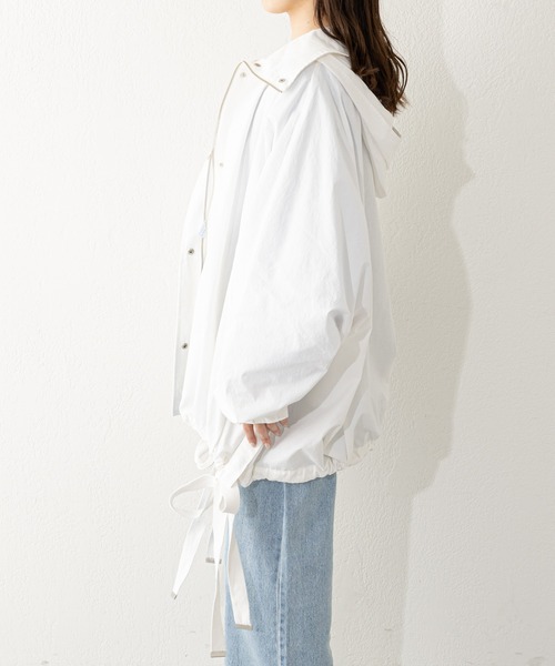 Chico（チコ）の「【SALON by Chico限定】スタンドサイドスリットナイロンモッズ（モッズコート・レディース・ブラック/アイボリー/ライトグレー・FREE）」の14枚目の写真