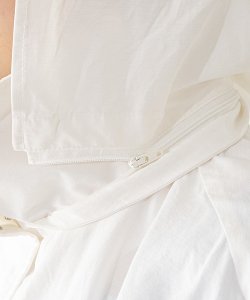 Chico（チコ）の「【SALON by Chico限定】スタンドサイドスリットナイロンモッズ（モッズコート・レディース・ブラック/アイボリー/ライトグレー・FREE）」の7枚目の写真