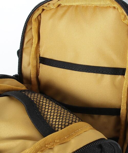 CHROME（クローム）の「［ CHROME / クローム ］RUCKAS ACCES. POUCH / ラッカス アクセス. ポーチ 耐水 0.8L クロスボディバッグ スマホショルダー（ボディバッグ/ウエストポーチ・メンズ・ブラック/アイボリー/ライトグリーン/レッド系その他・FREE）」の6枚目の写真