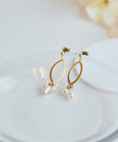 ROPE' PICNIC(ロペピクニック)の「オーバルメタル×パールピアス(ピアス(両耳用)・レディース・シルバー/ゴールド・FREE)」の2枚目の写真