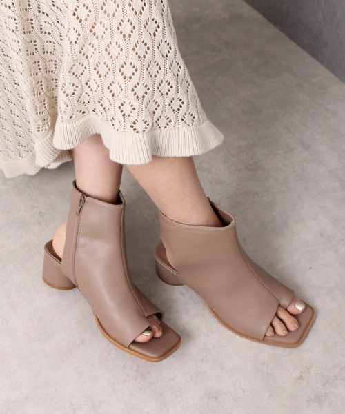 Fabby fabby（ファビィーファビィー）の「トングブーツサンダル（サンダル・レディース・ブラウン/オフホワイト/ブラック/ライトベージュ・MEDIUM/LARGE/SMALL）」の11枚目の写真