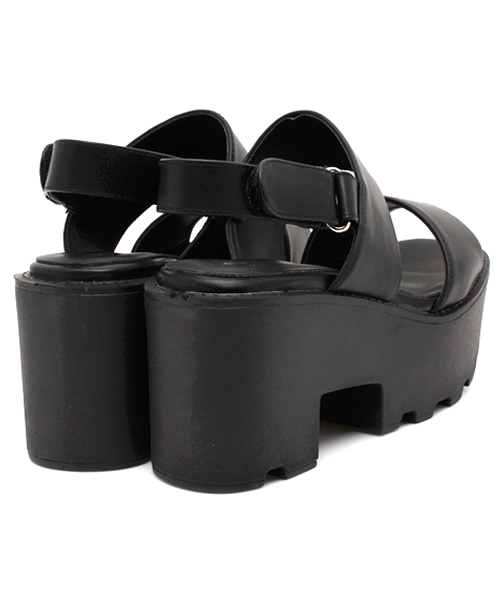 one after another NICE CLAUP（ワンアフターアナザーナイスクラップ）の「【non-no8月号掲載ナイスクラップ】スポーツサンダル（サンダル・レディース・ブラック/ホワイト・SMALL/MEDIUM/LARGE）」の5枚目の写真