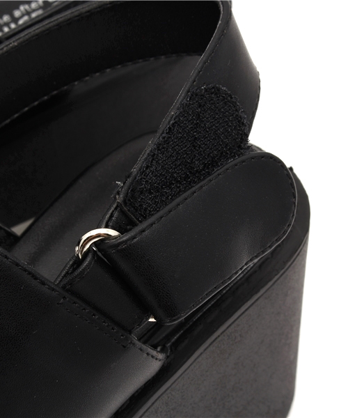 one after another NICE CLAUP（ワンアフターアナザーナイスクラップ）の「【non-no8月号掲載ナイスクラップ】スポーツサンダル（サンダル・レディース・ブラック/ホワイト・SMALL/MEDIUM/LARGE）」の8枚目の写真