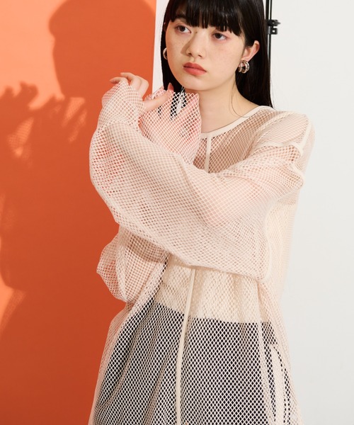 THE YOn(ザヨン)の「メッシュパイピングルーズフィットプルオーバー(Tシャツ/カットソー・レディース・アイボリー/グリーン/オフホワイト/ネイビー・FREE)」の8枚目の写真
