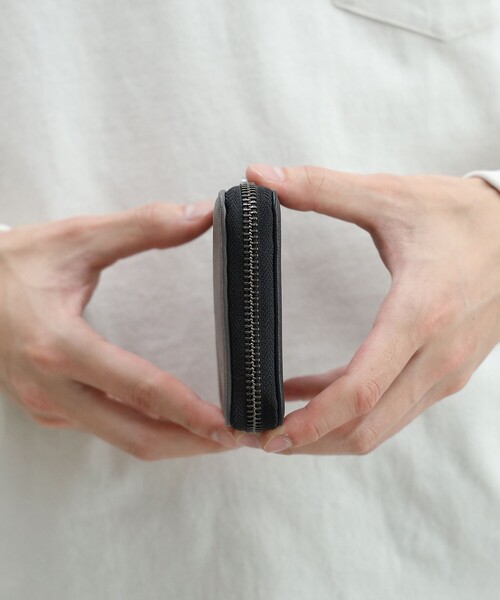 BEAMS HEART(ビームスハート)の「切替 フェイクレザー ジップ ウォレット(財布・メンズ・ネイビー/ブラック/ネイビー系・ONE SIZE)」の8枚目の写真