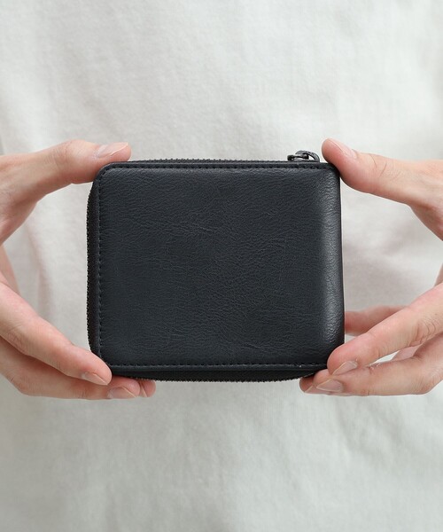 BEAMS HEART(ビームスハート)の「切替 フェイクレザー ジップ ウォレット(財布・メンズ・ネイビー/ブラック/ネイビー系・ONE SIZE)」の9枚目の写真