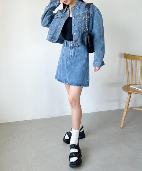 CLEA（クレア）の「クロップド丈デニムジャケットセットアップ（セットアップ・レディース・ブラック/ブルー/ホワイト/ネイビー・M/L）」の8枚目の写真