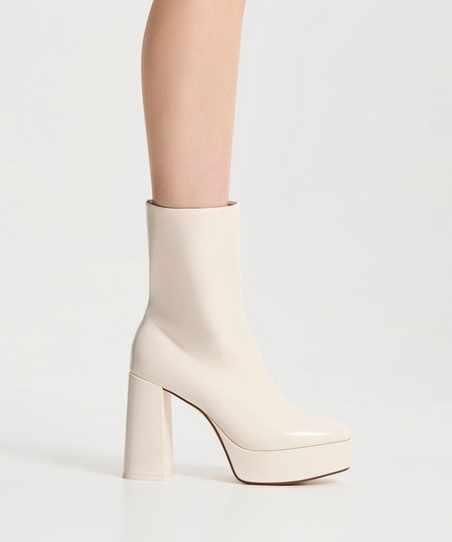 【在庫有】 CHARLES & KEITH（チャールズ & キース）の「プラットフォーム 靴